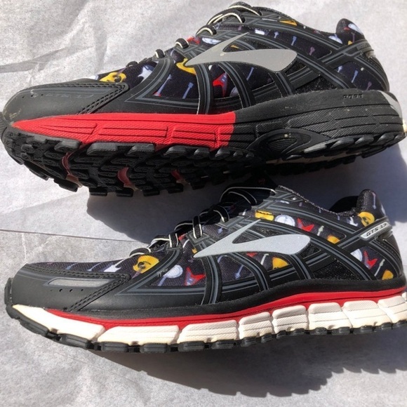 NEW NWOT Rare Brooks Guitar print shoes men’s 11.5 - Picture 1 of 3